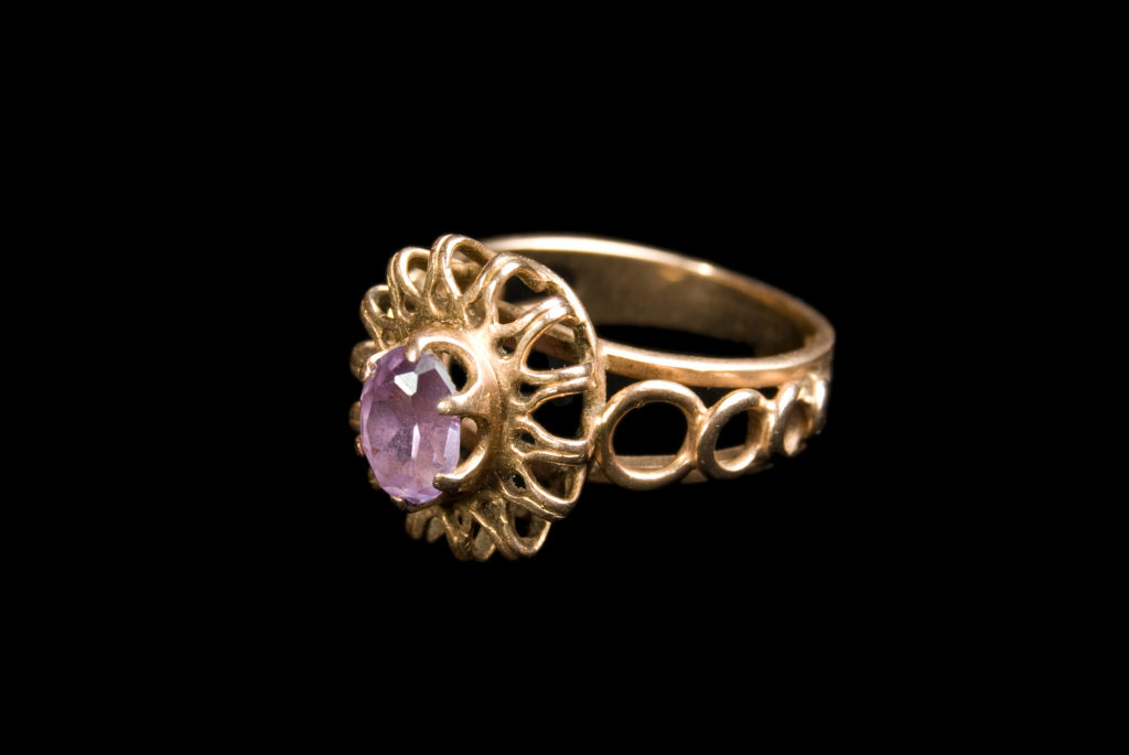 amethyst colored stone ring 