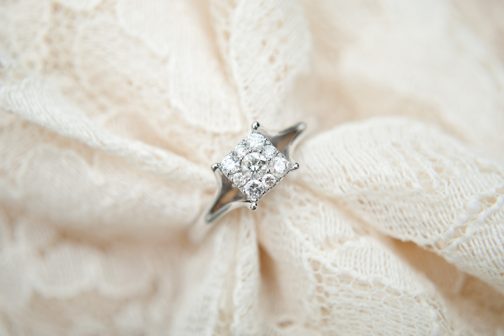 Close,Up,Of,White,Gold,And,Diamond,Engagement,Ring,On