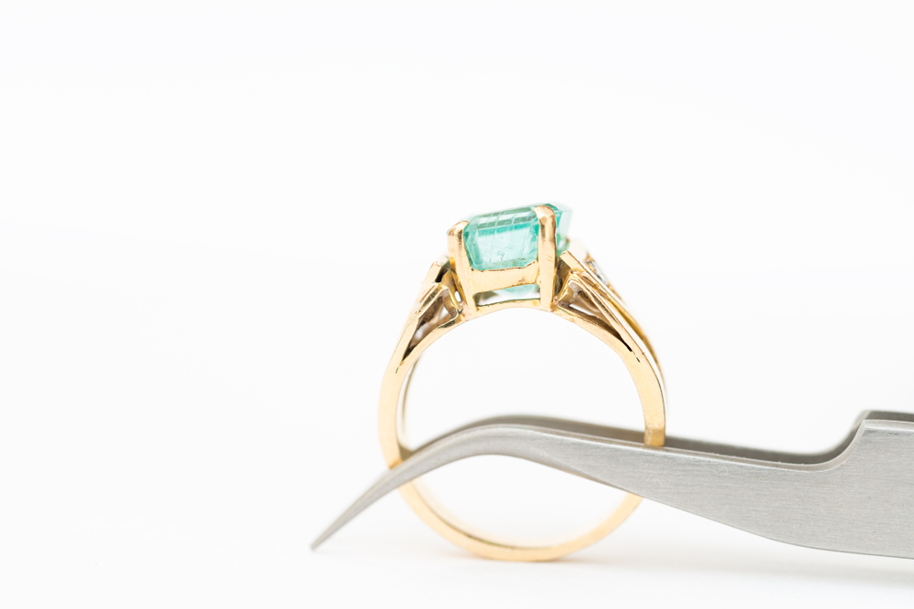 Details,Of,Jewelry,For,Reparation,,Restoration,And,Maintenance